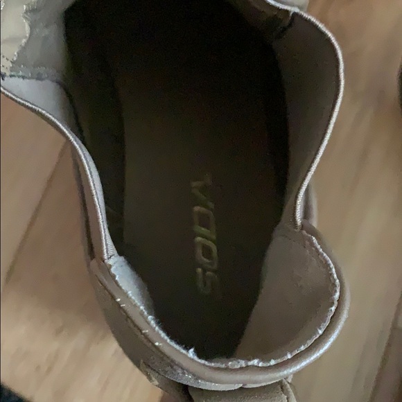 Booties - Picture 4 of 4